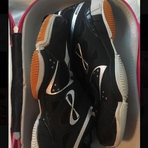 Infiniti Boom volleyball shoes